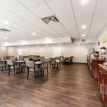 Quality Inn & Suites Vandalia Near I-70 And Hwy 51