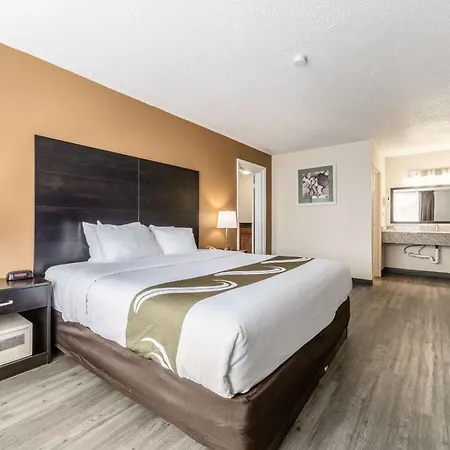 Quality Inn & Suites Vandalia Near I-70 And Hwy 51