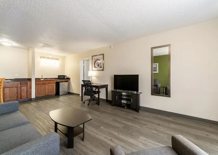 Hotel Quality & Near I-70 And Hwy 51 Vandalia
