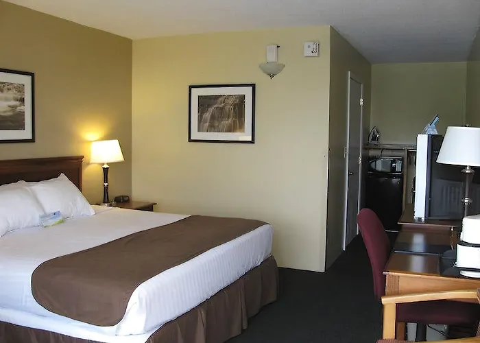 Hotel Quality & Near I-70 And Hwy 51
