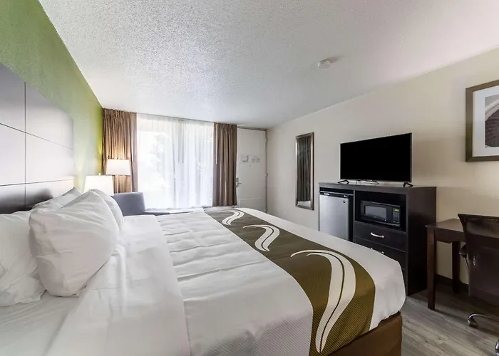 Quality & Near I-70 And Hwy 51 Hotel 4*