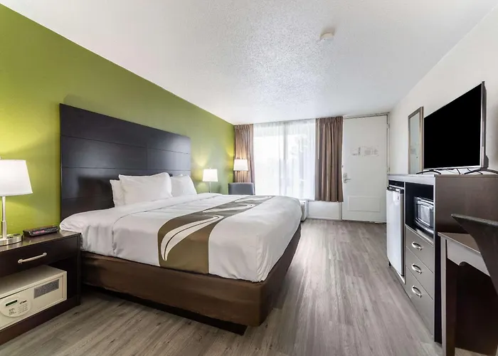 Hotel Quality & Near I-70 And Hwy 51 Vandalia