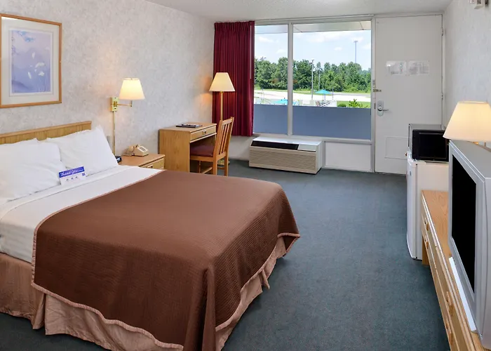 Hotel Quality & Near I-70 And Hwy 51