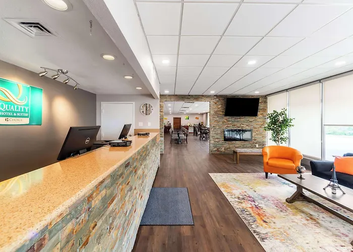 Hotel Quality & Near I-70 And Hwy 51