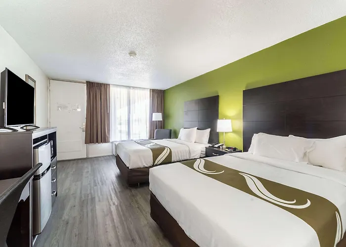 Hotel Quality & Near I-70 And Hwy 51 Vandalia