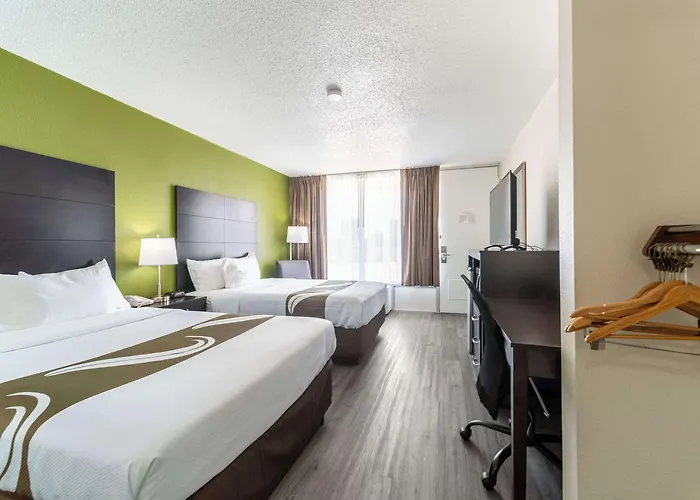 Hotel Quality & Near I-70 And Hwy 51 Vandalia