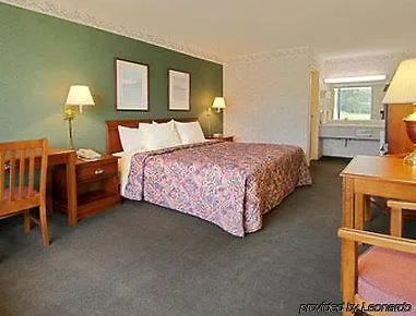 Quality & Near I-70 And Hwy 51 Hotel 4*