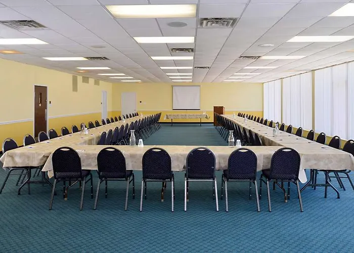 Hotel Quality & Near I-70 And Hwy 51 Vandalia
