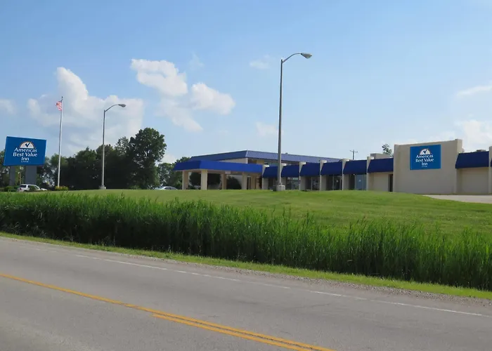 Quality & Near I-70 And Hwy 51 Hotel 4*