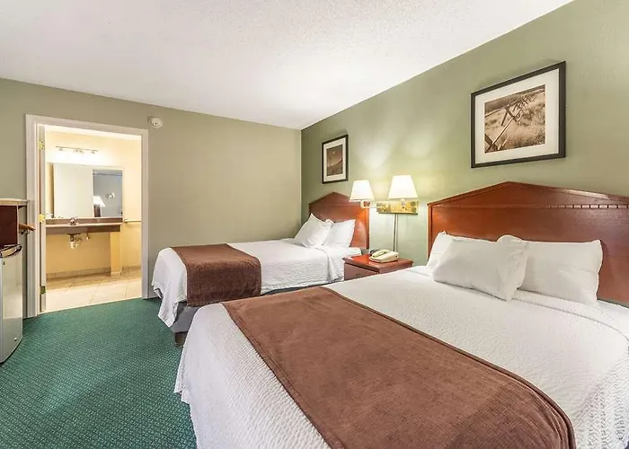 Hotel Quality & Near I-70 And Hwy 51 Vandalia