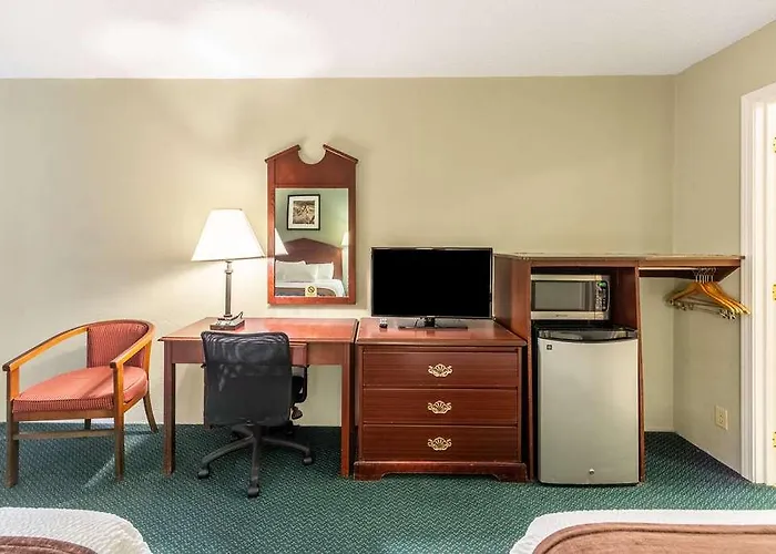 Quality & Near I-70 And Hwy 51 4* Vandalia