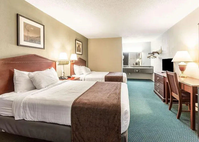 Quality & Near I-70 And Hwy 51 4*