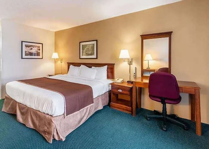 Hotel Quality & Near I-70 And Hwy 51 Vandalia