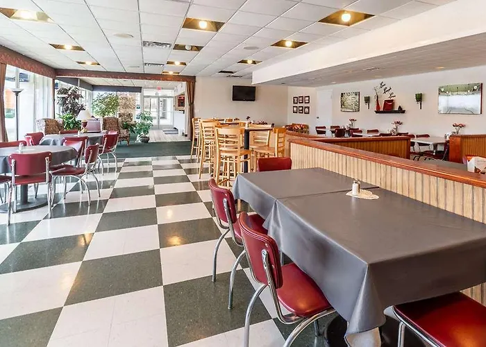 Quality & Near I-70 And Hwy 51 Hotel 4*