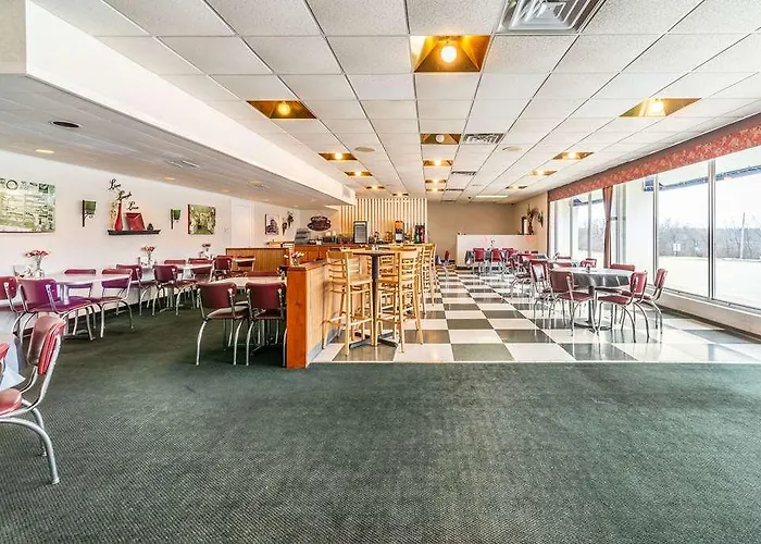 Hotel Quality & Near I-70 And Hwy 51 Vandalia